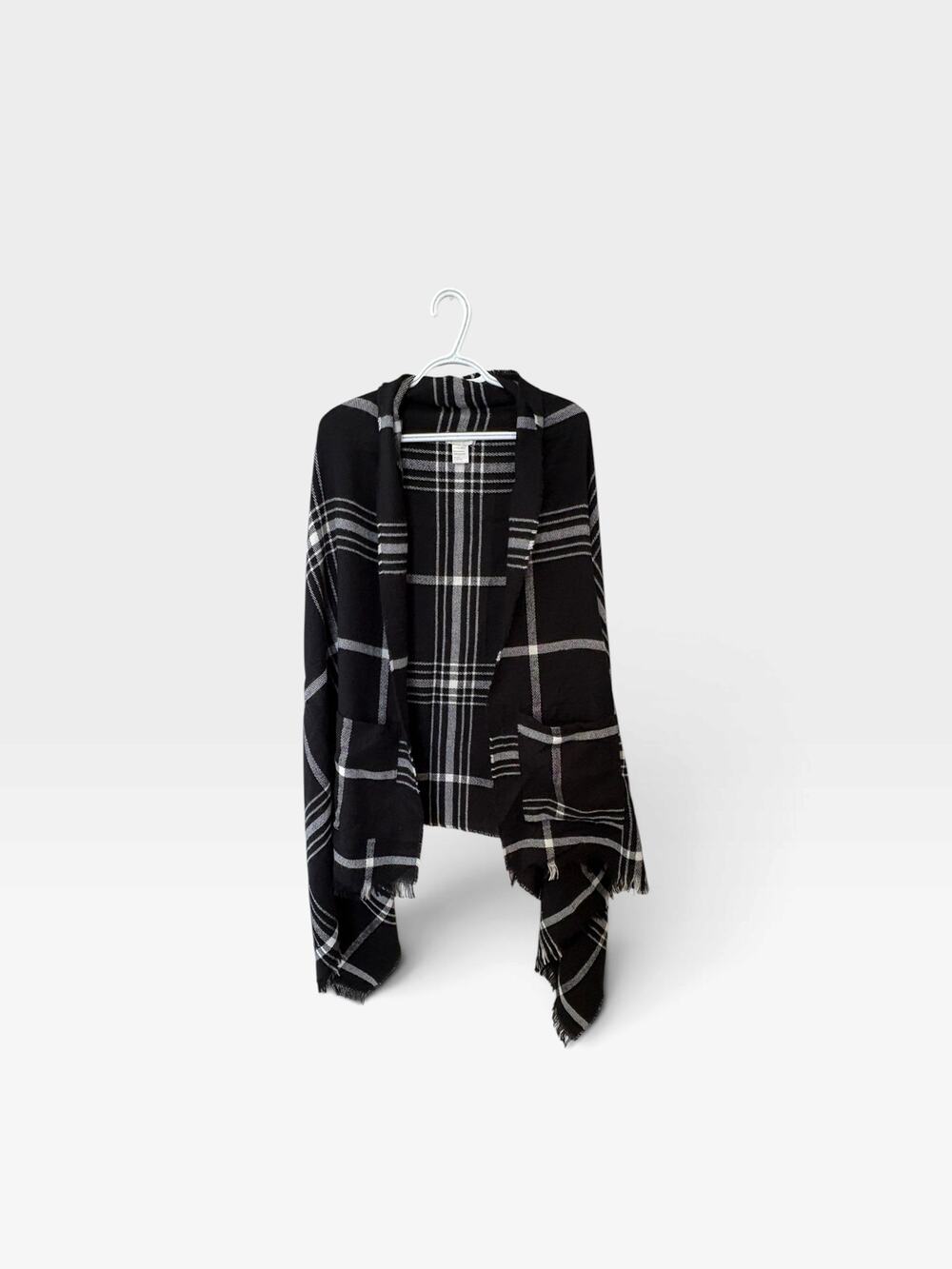 Grace & Lace Women Black Poncho One Size